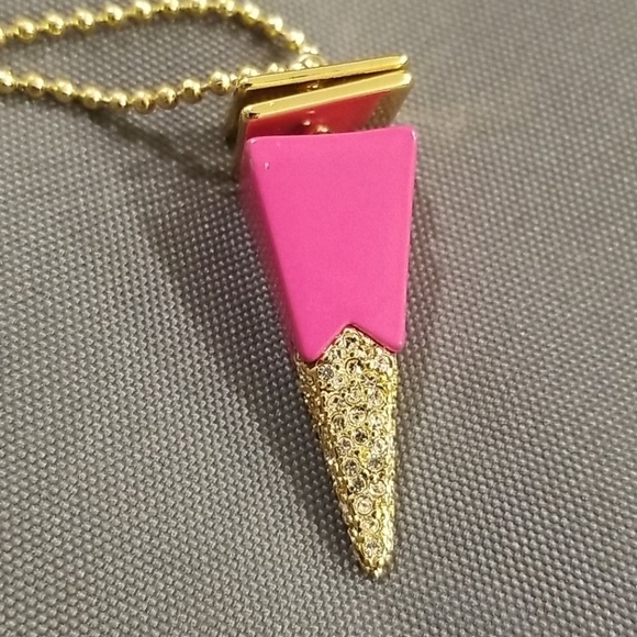 💕TRINA TURK💕 Pink Stacked Cone Pendant Necklace NWT Pink Gold - Picture 4 of 9
